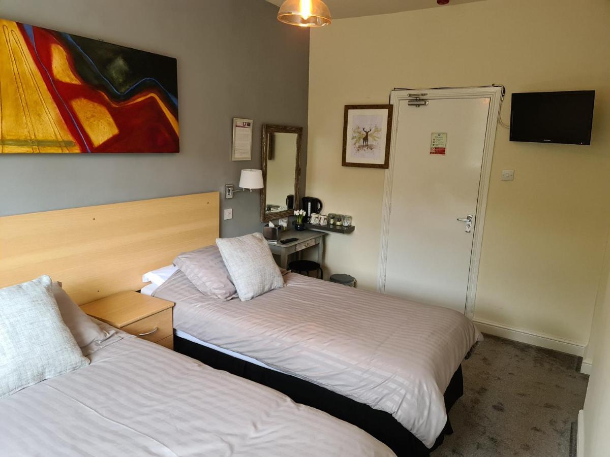 The Shady Oak Country Inn Taxal Bagian luar foto