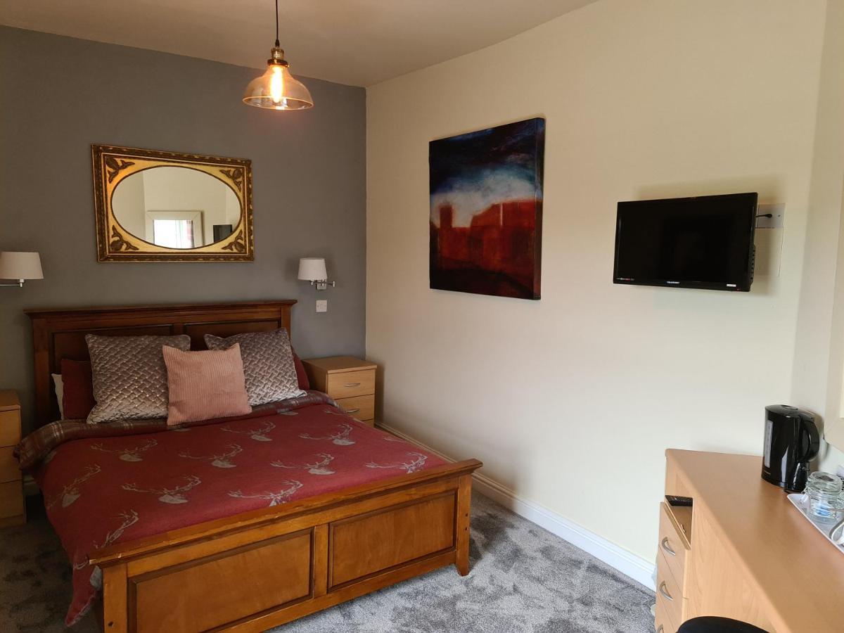 The Shady Oak Country Inn Taxal Bagian luar foto