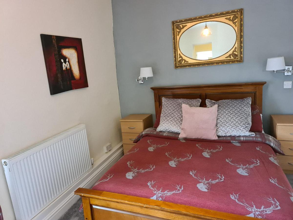 The Shady Oak Country Inn Taxal Bagian luar foto