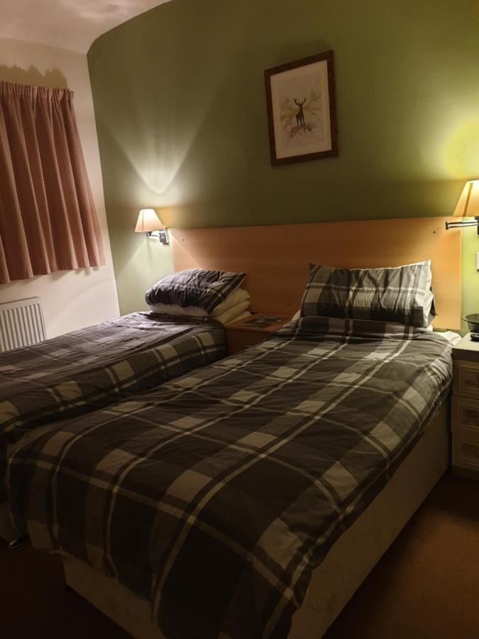 The Shady Oak Country Inn Taxal Bagian luar foto