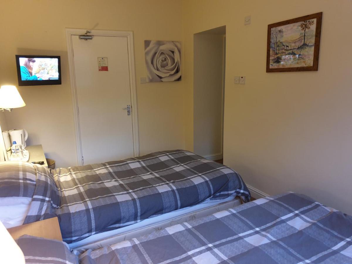 The Shady Oak Country Inn Taxal Bagian luar foto