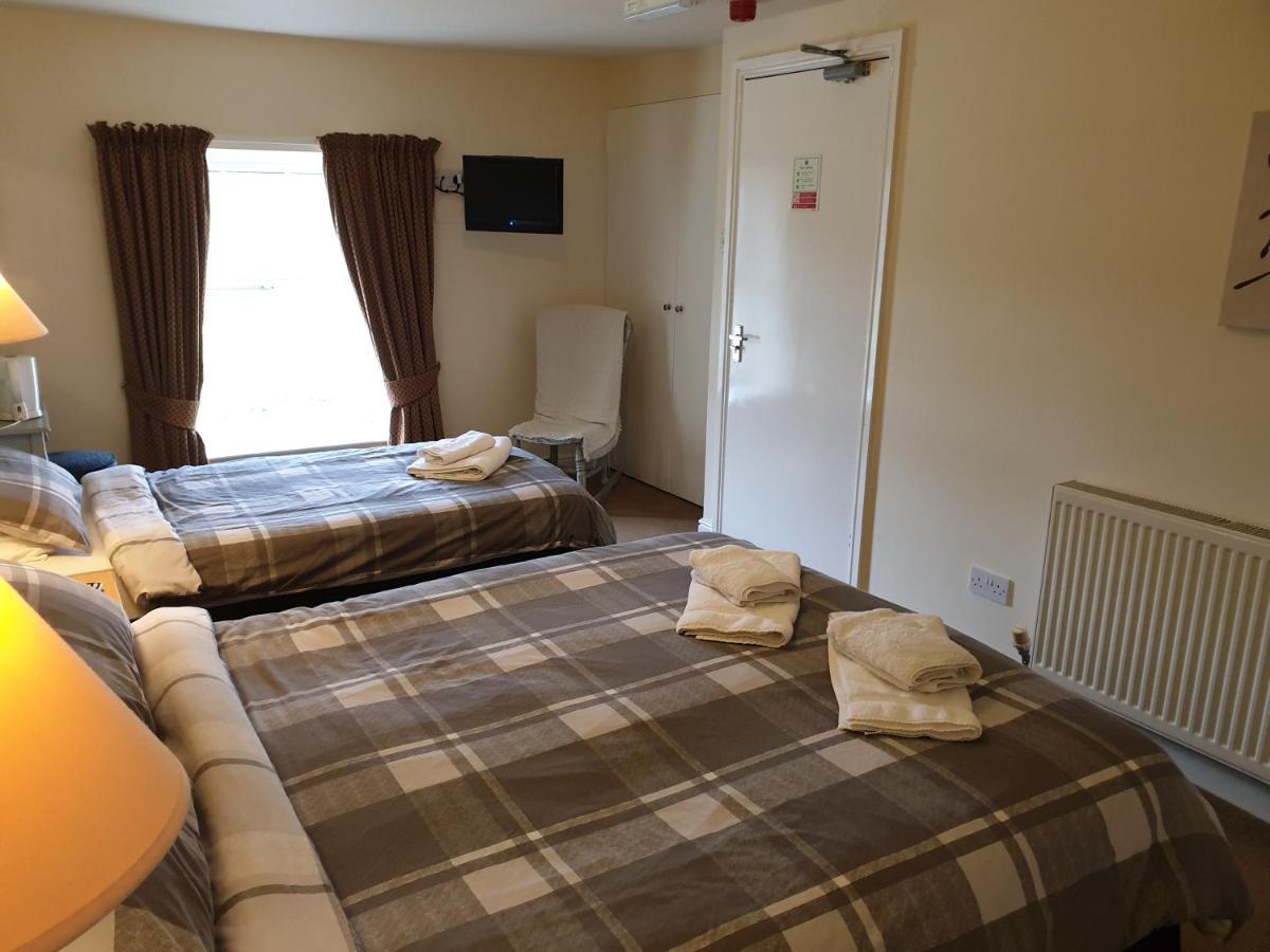 The Shady Oak Country Inn Taxal Bagian luar foto