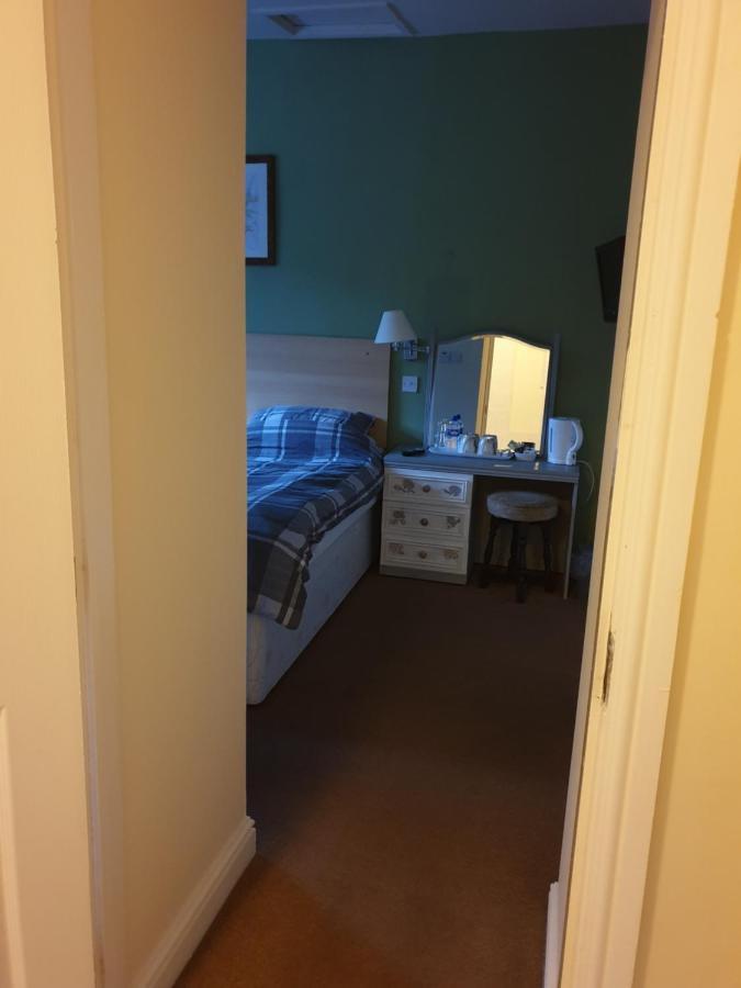 The Shady Oak Country Inn Taxal Bagian luar foto
