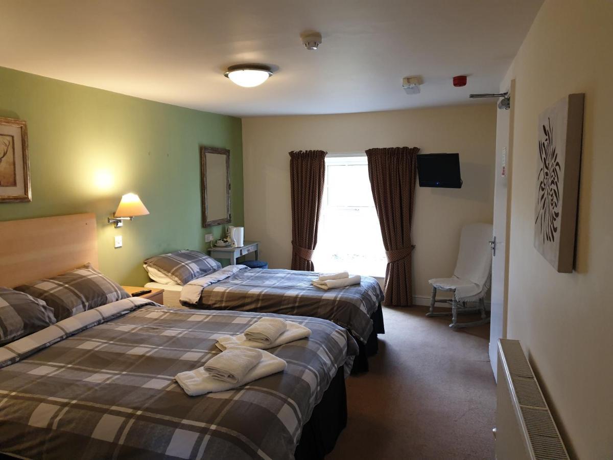 The Shady Oak Country Inn Taxal Bagian luar foto